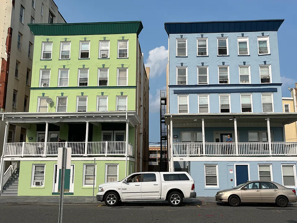 133-135 Saint James Pl