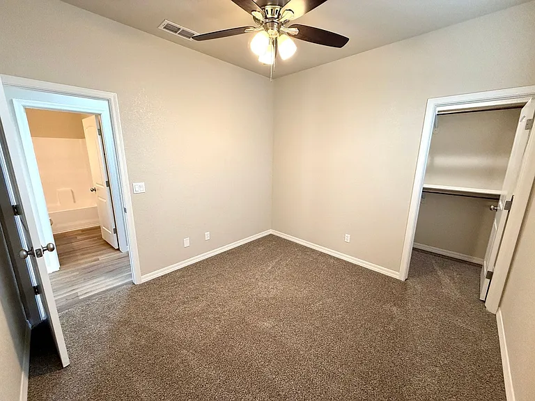 3774 Meadowbrook Ln — Photo 16