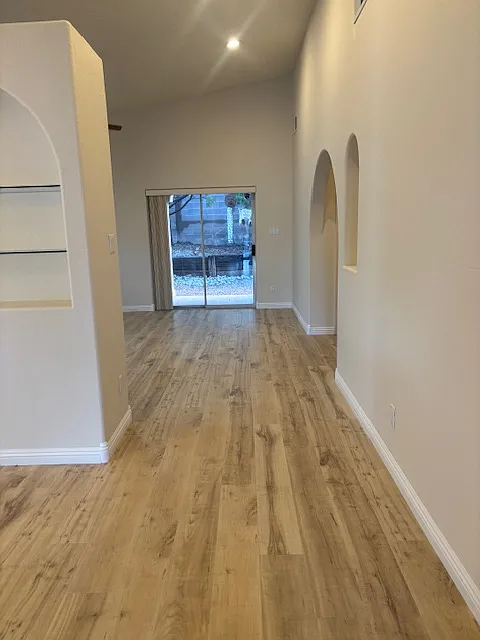 3 bed, 1900 sqft, $2,200 — Photo 2