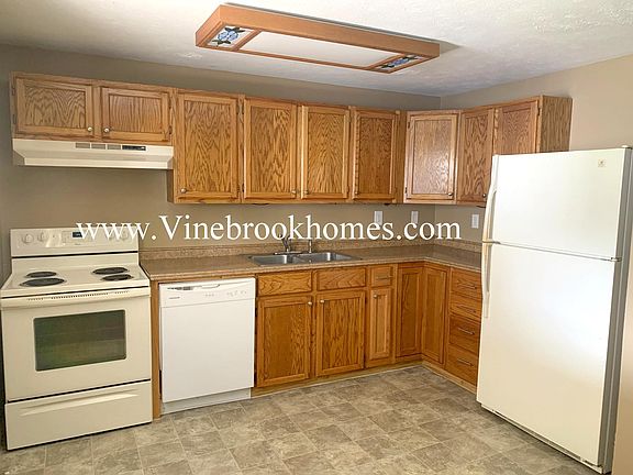5th image of 310 Astor Ave