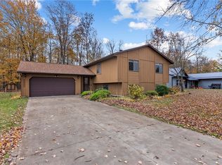 1337 Erieview Dr, Madison, OH 44057