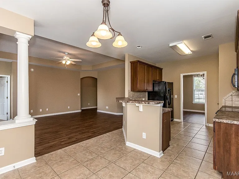 9625 Helmsley Cir — Photo 17