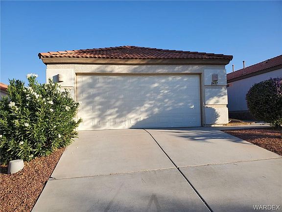 2nd image of 2427 Topanga Dr