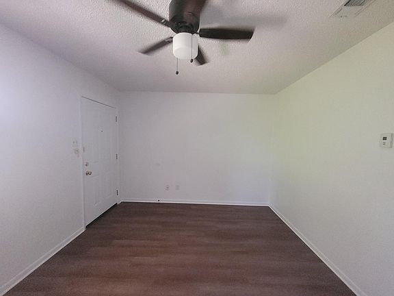 4th image of 205 W Washington Ave #C