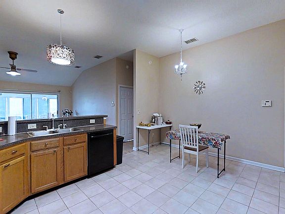 5th image of 2458 Bentshire Dr