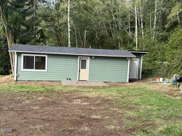 6260 Black Bear Rd, Florence, OR 97439