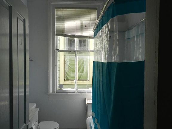 4th image of 1539 Cambronne St