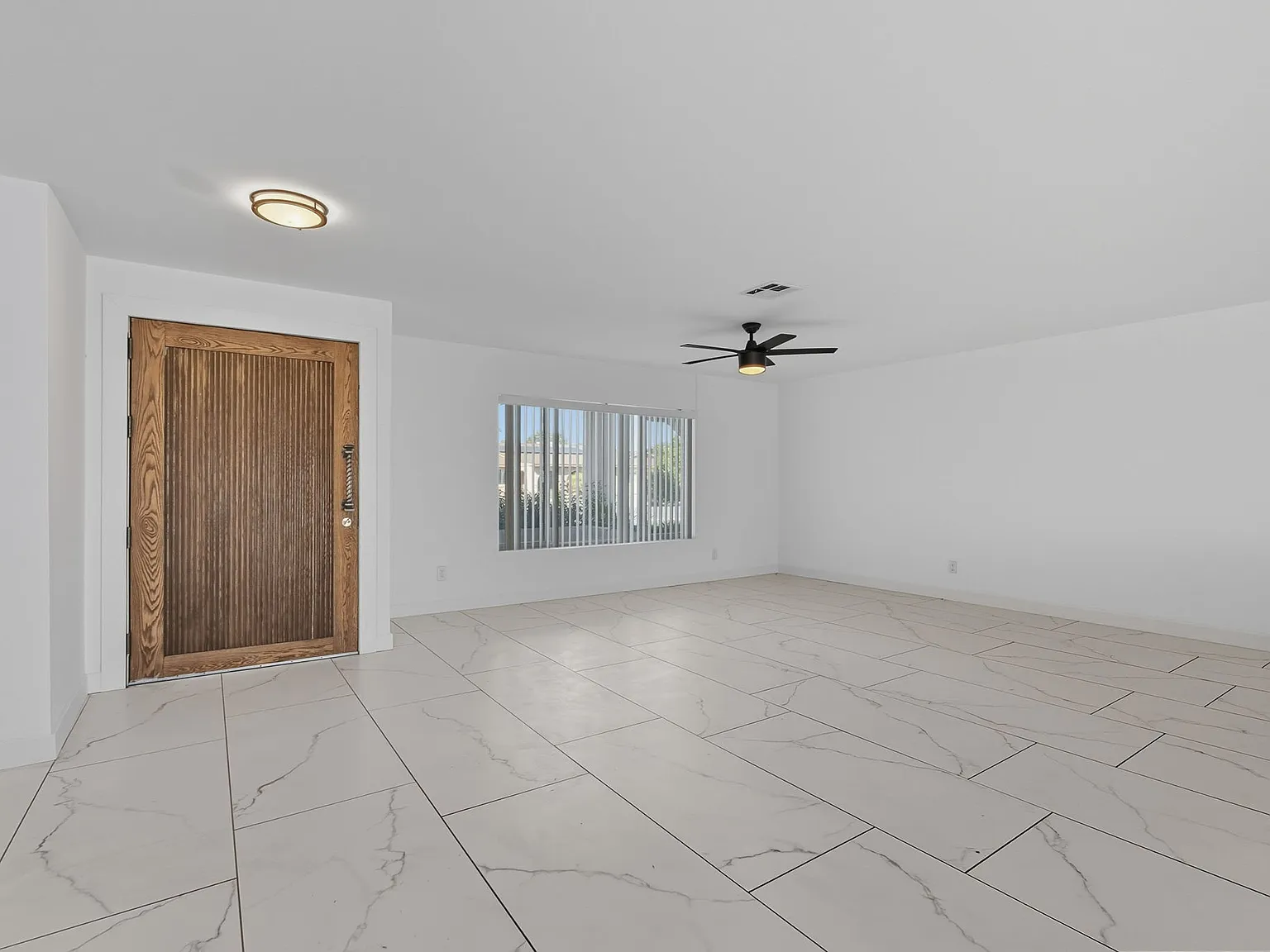 4 bed, 2017 sqft, $3,499 — Photo 4
