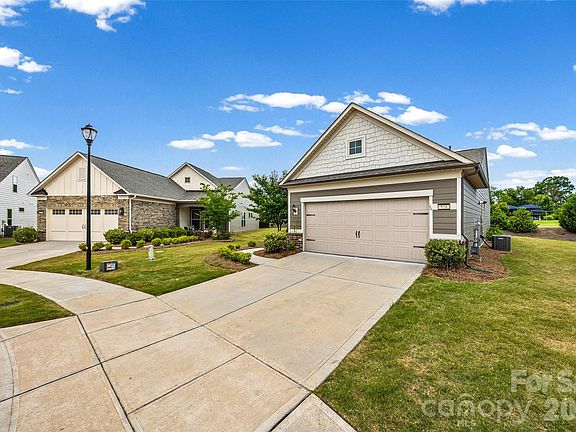 3rd image of 954 Sunrise Ln