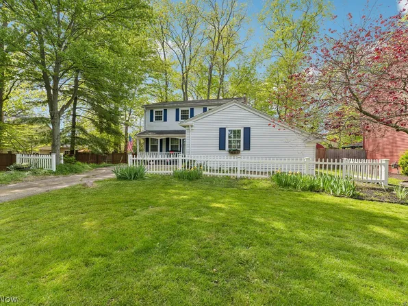488 Valley Dr, Medina, OH 44256