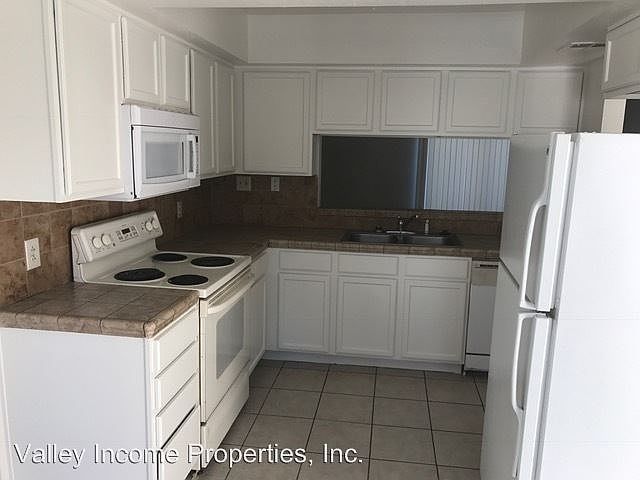 1st image of 2404 W Orangewood Ave Unit 03