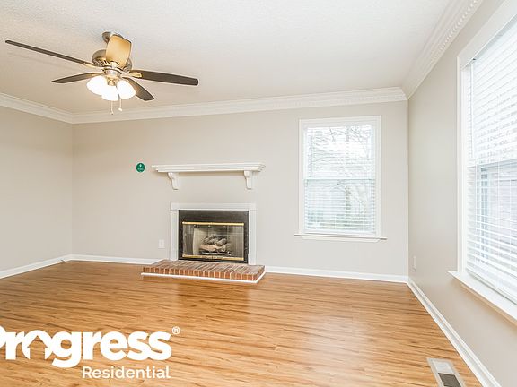 4th image of 1135 Woods Edge Dr