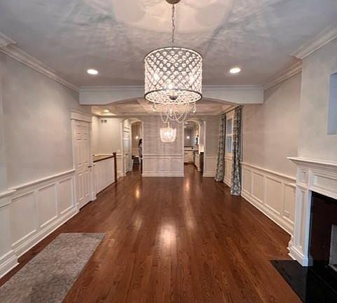4th image of 2042 N Racine Ave #1