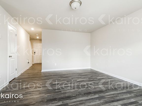 5th image of 828 Dove Pl