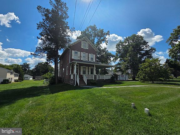 3rd image of 862 Walnut St