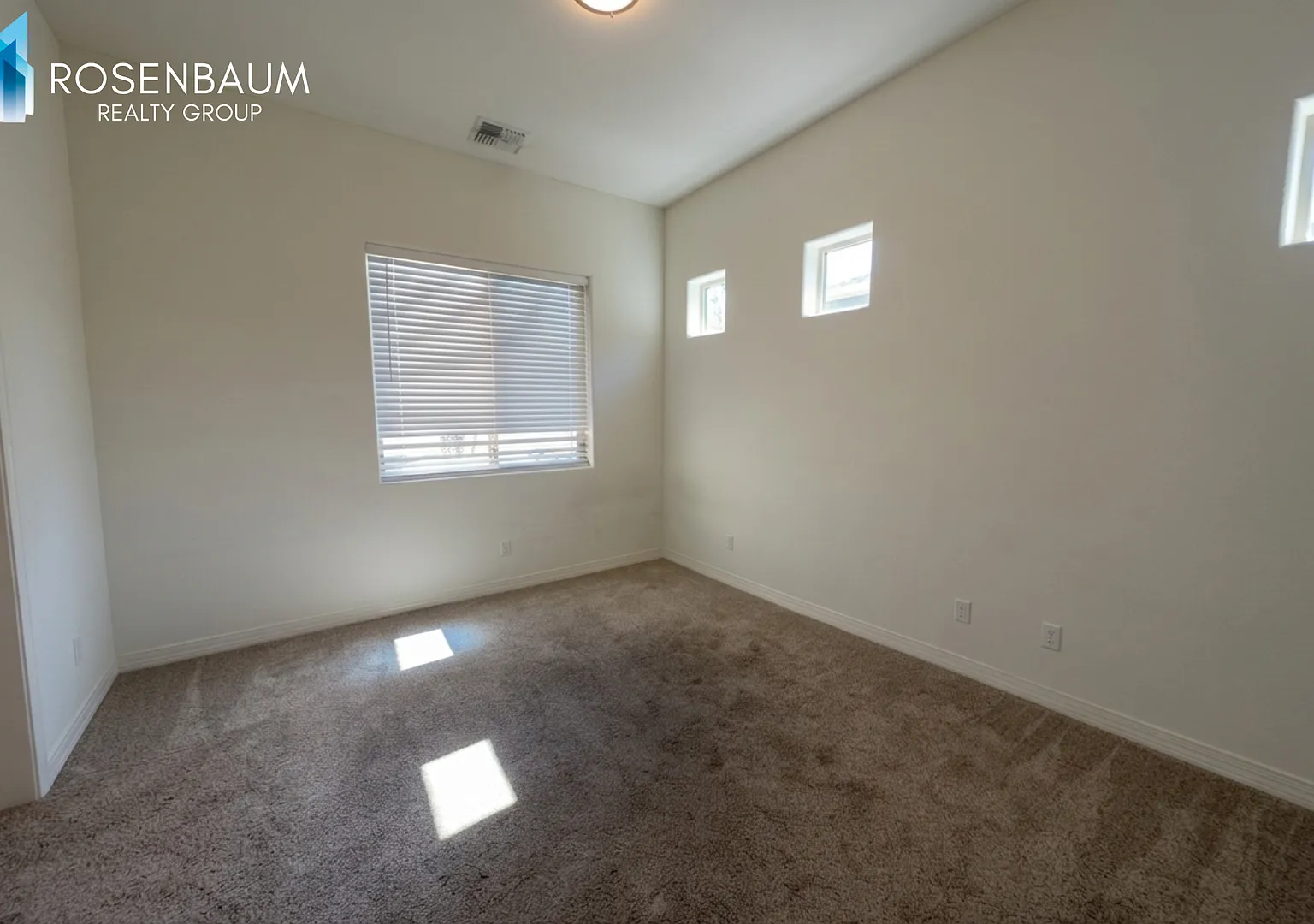 Stunning 3 bedrooms 2 bathrooms House in a premiun area of Prescott Valley! — Photo 4