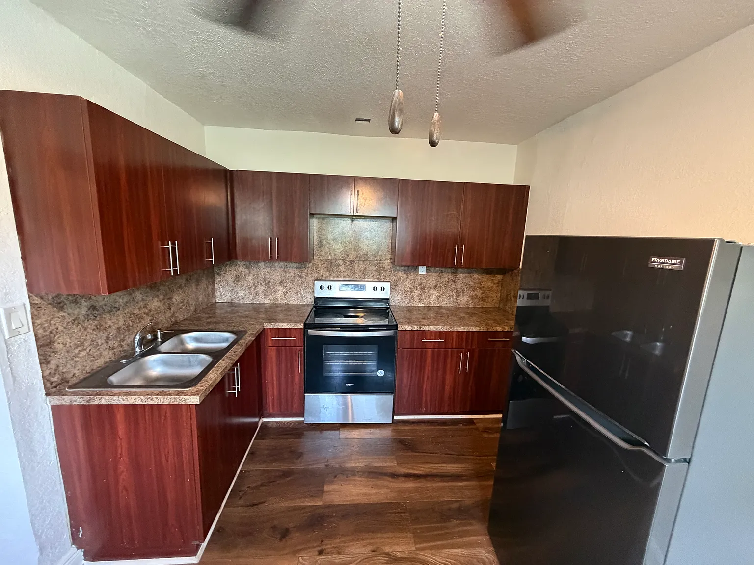 2 bed, $2,000 — Photo 2