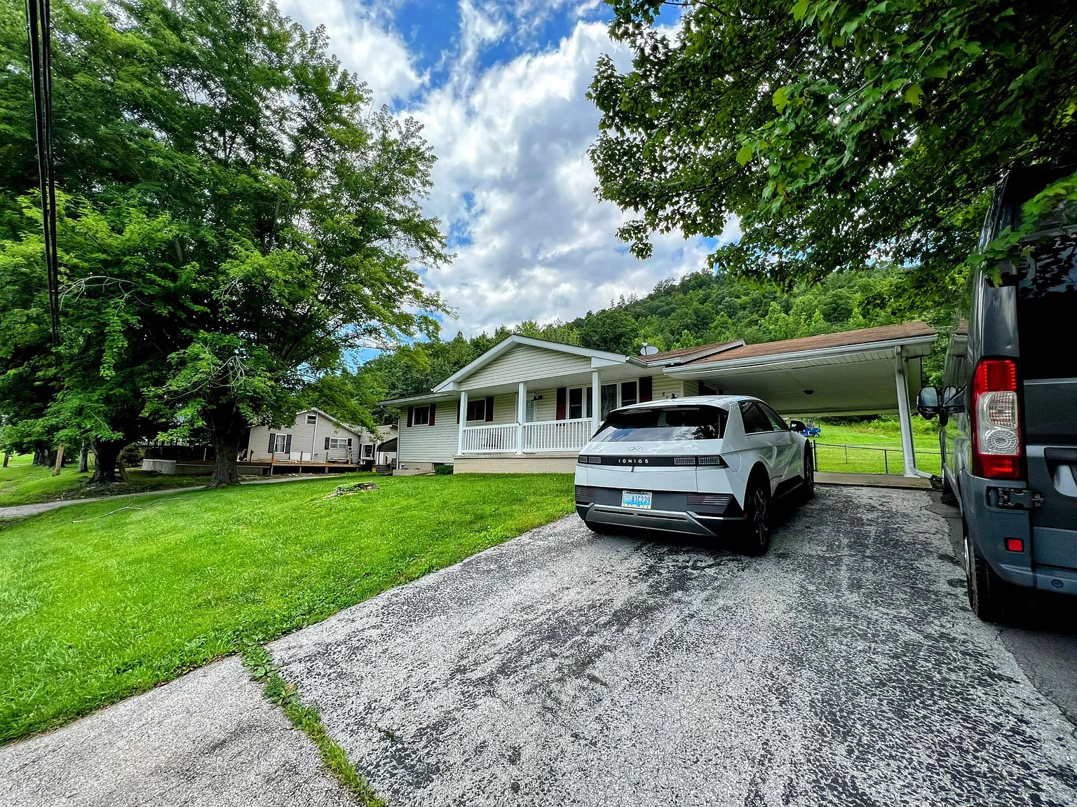 828 Dry Creek Rd — Photo 3