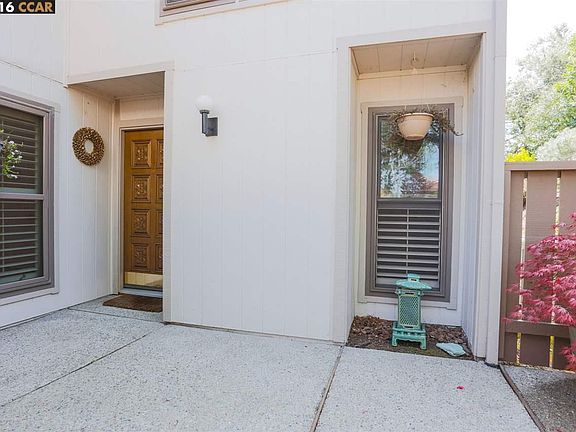 4th image of 1930 Ascot Dr