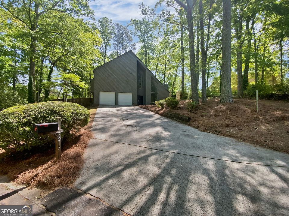 1st image of 3213 Cedar Bluff Dr NE