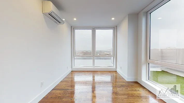 Rented by Metro Garden Realty NYC | media 9