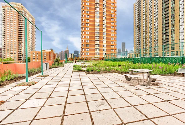 Rented by Modern Spaces | media 6