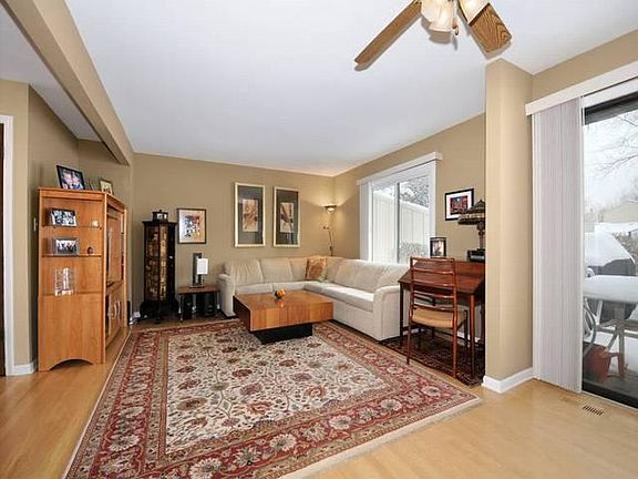 3rd image of 8 Tanglewood Ct