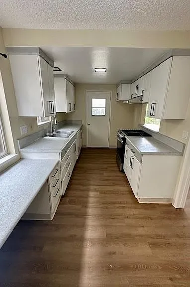 2727 Bayshore Ave — Photo 12