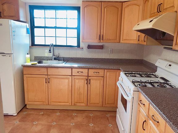 3rd image of 21956 64th Ave Floor 3