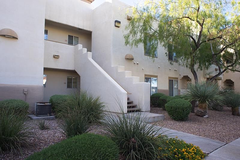 1st image of 1909 Desert Falls Ct