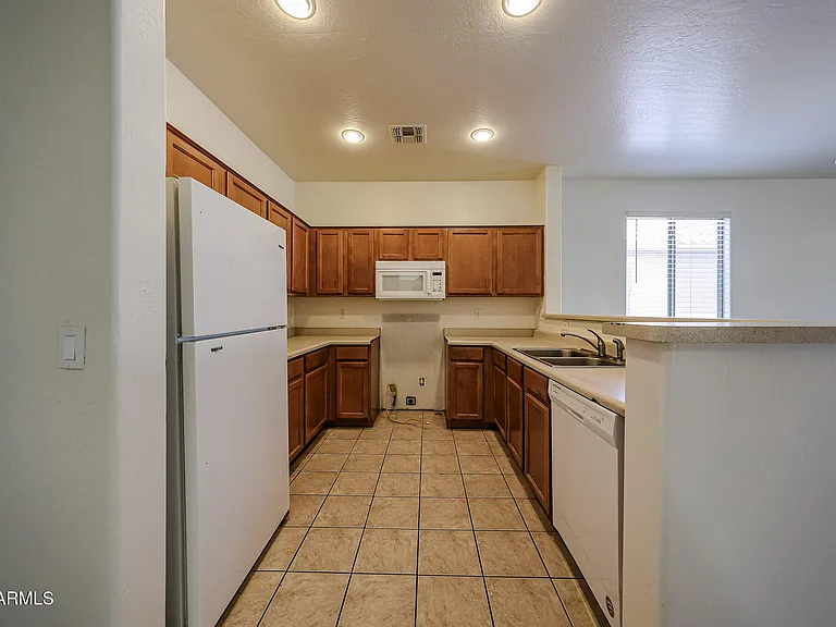 6307 S 69th Gln — Photo 10