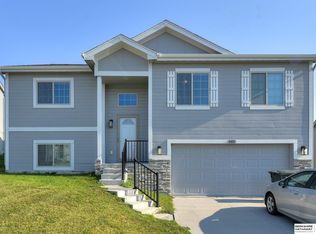 8401 Craig Ave, Omaha, NE 68122