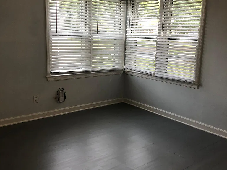 8008 Newton St — Photo 14