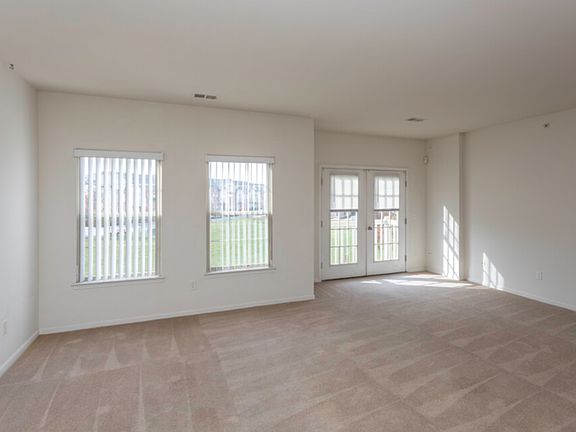 4th image of 45564 Evansway Dr