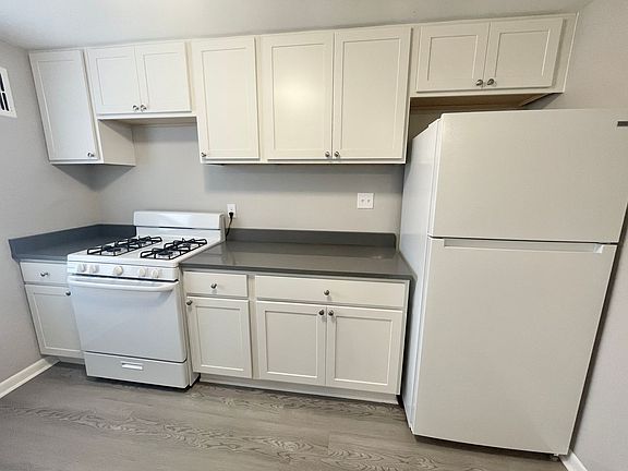 3rd image of 8222-8236 W O'Connor St