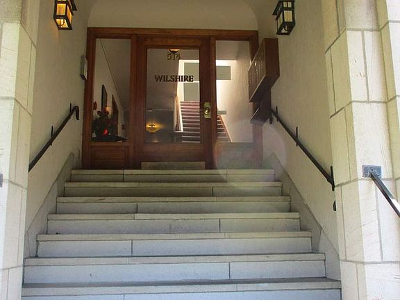3rd image of 514 N 11th St APT 5