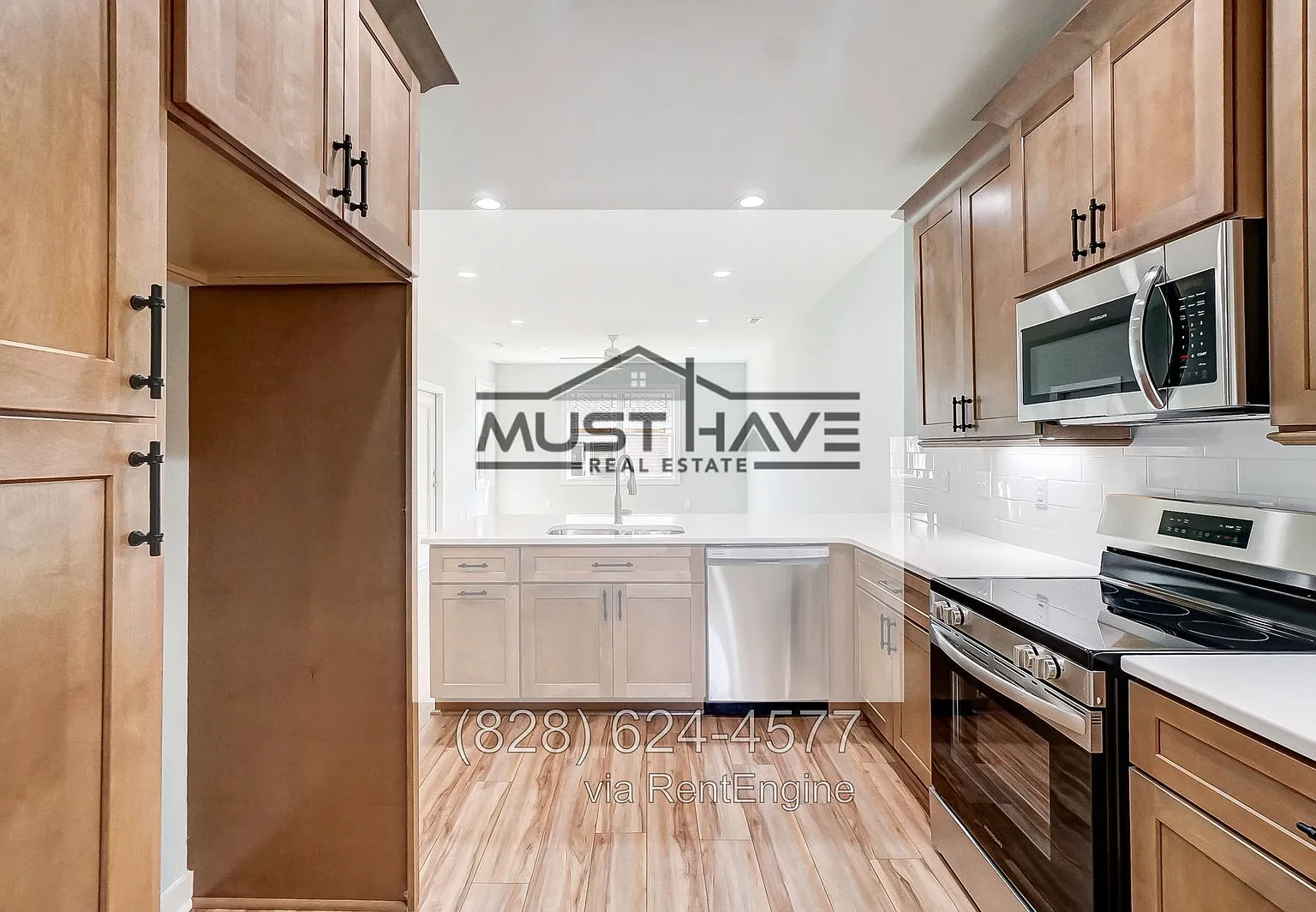 2 bed, 1.5 bath, 1124 sqft, $1,700 — Photo 3