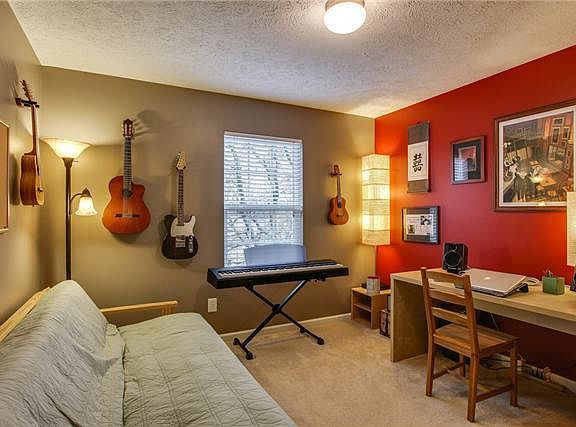Upstairs Bedroom 2