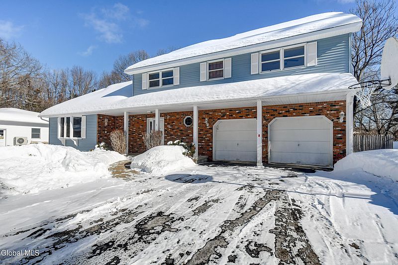 3rd image of 7 Edgewood Drive