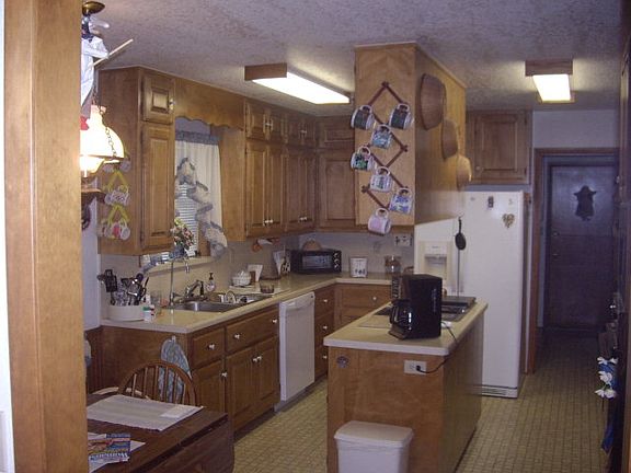 3rd image of 219 W Driftwood Dr