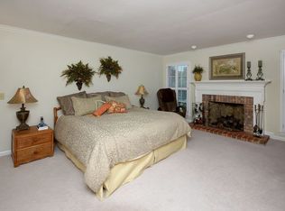 7 Wilson Ridge Ct, Chesterfield, MO 63005