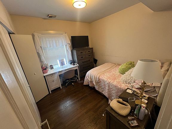 4th image of 3161-73 N Orchard St #3171-1