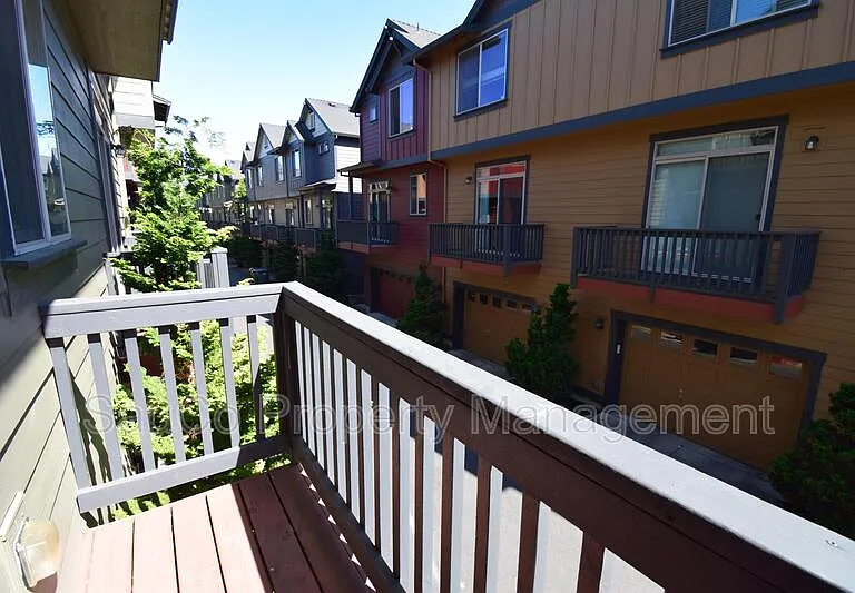 1419 NE Lockheart Ln #1 — Photo 6
