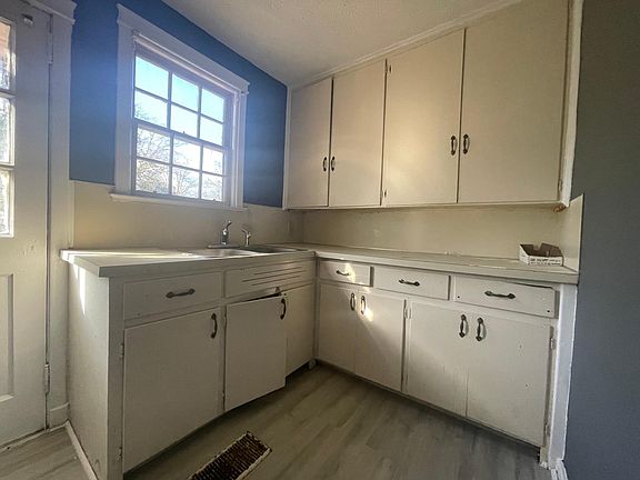 5th image of 2216 Palmetto St #2216