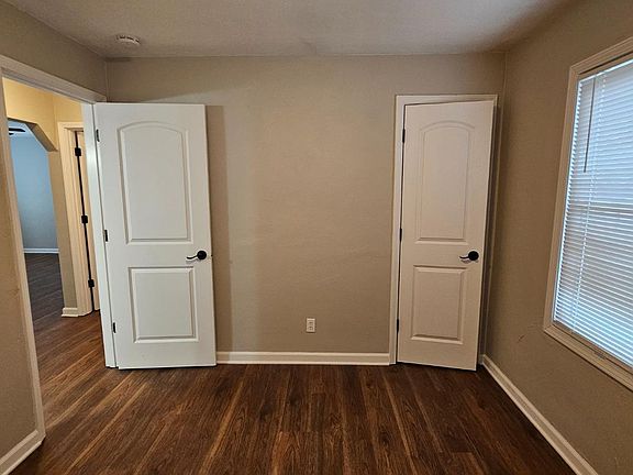 4th image of 4528 Park Ave