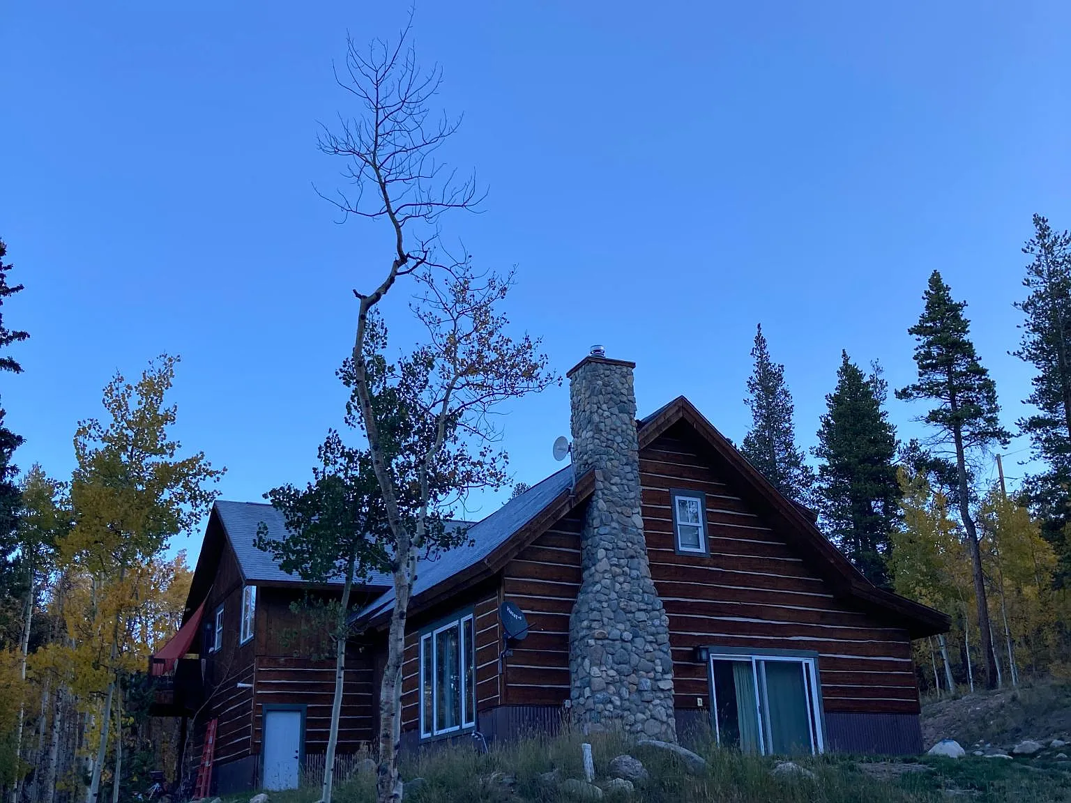 365 Ponderosa Rd — Photo 2