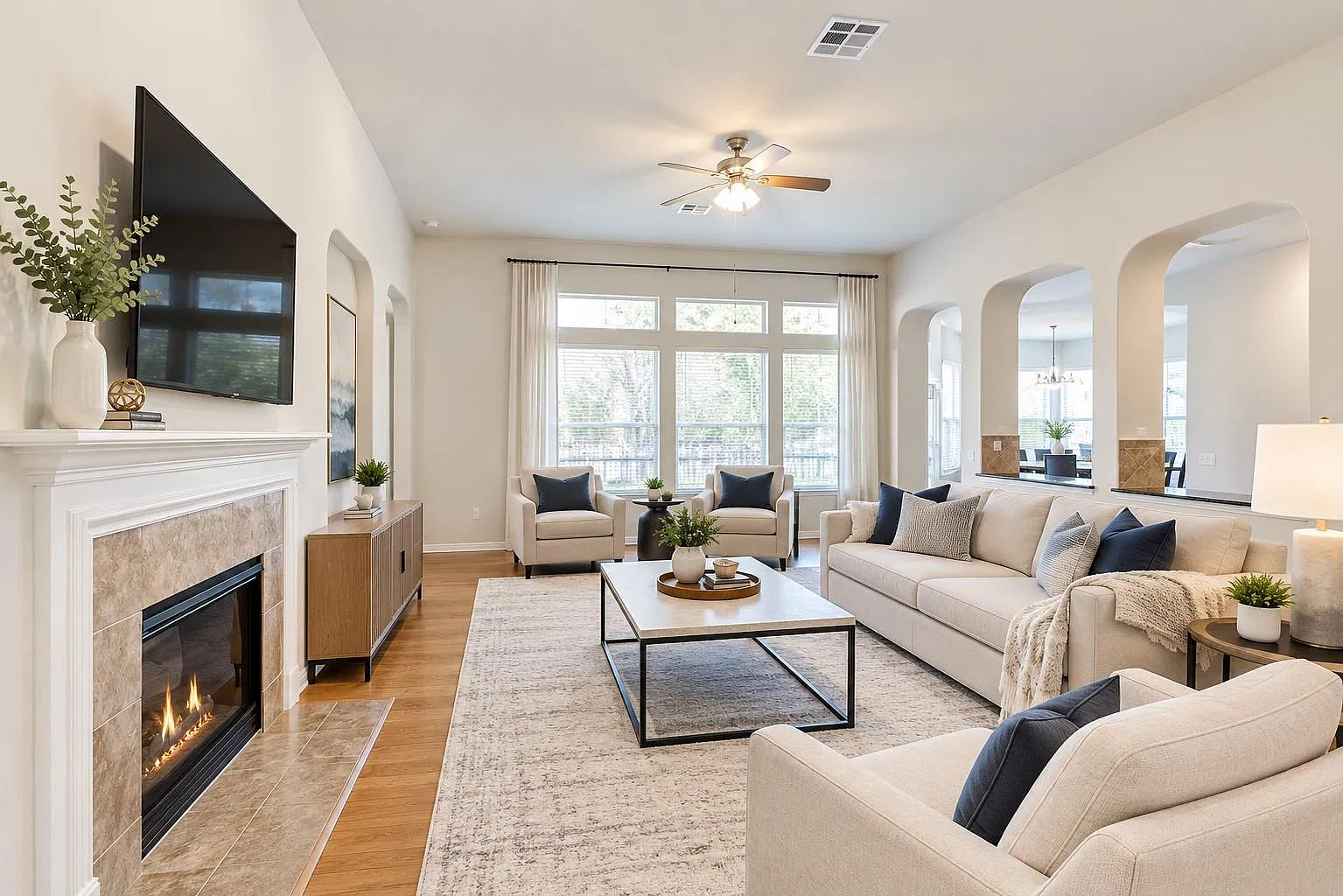 3 bed, 2.5 bath, 2777 sqft, $2,800 — Photo 2