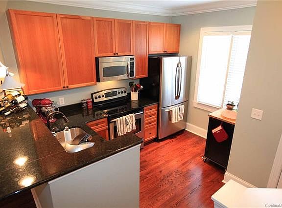 4th image of 100 N Laurel Ave APT 115