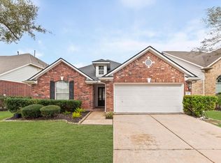 13009 Castlewind Ln, Pearland, TX 77584
