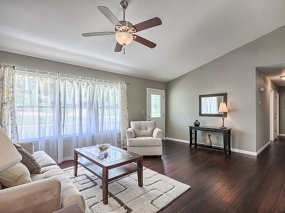 5th image of 358 Meadow Crest Dr